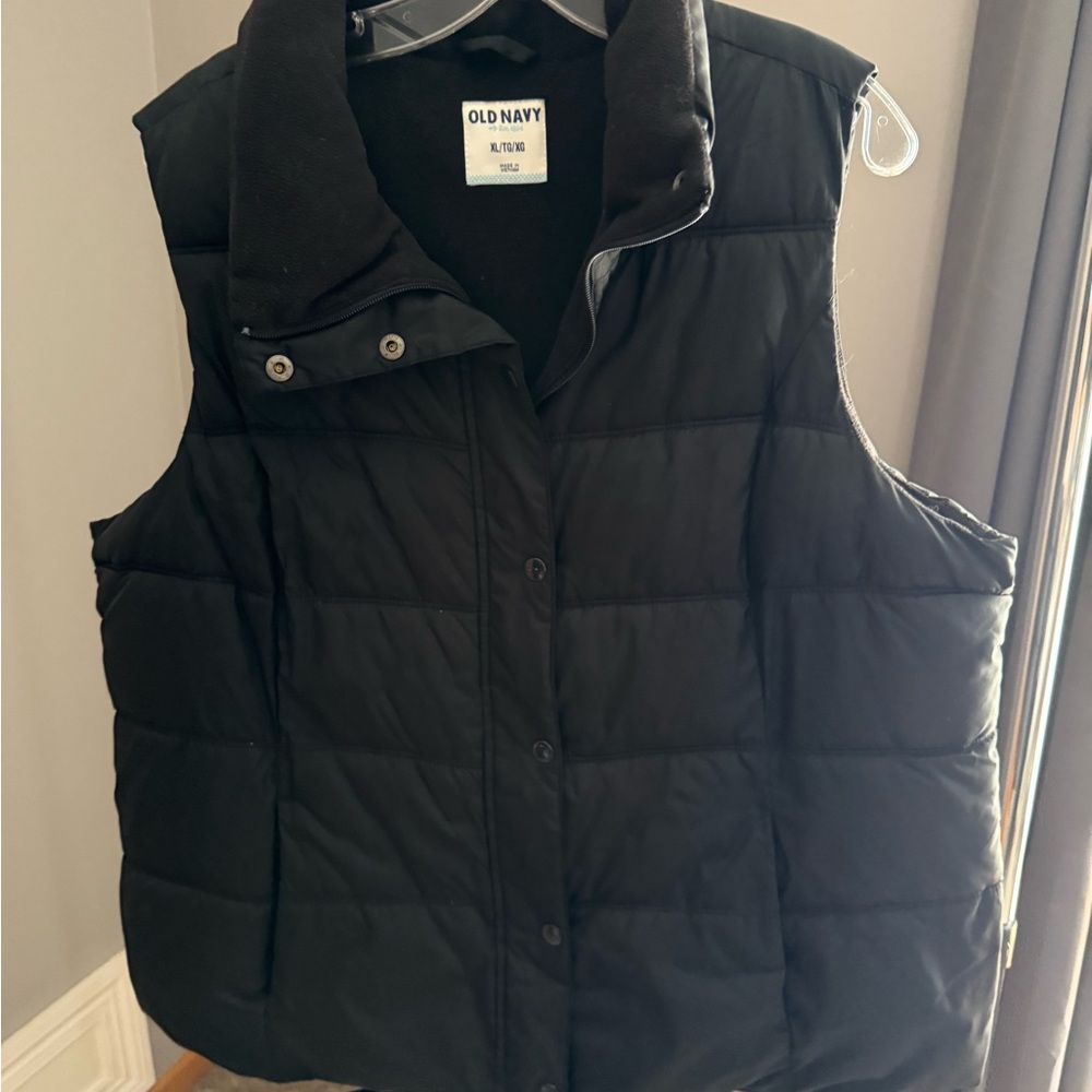 Old Navy Women's Dark Puffer Vest